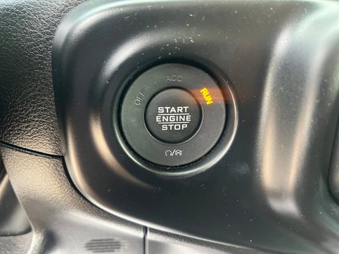 Certified 2022 Jeep Gladiator Sport image 29