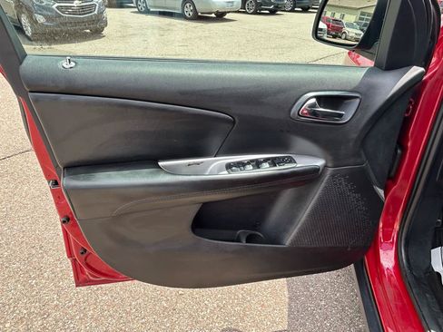 Used 2018 Dodge Journey SE w/ Connectivity Group FWD image 15