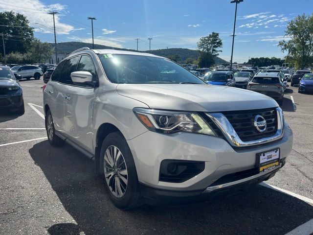 Used 2018 Nissan Pathfinder S AWD/4WD image 6