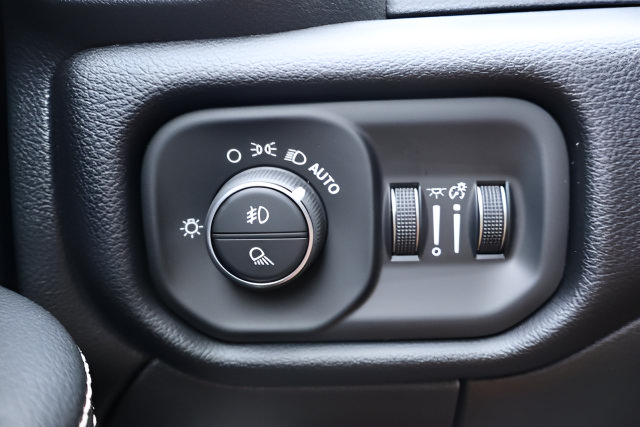 New 2026 RAM 2500 Laramie w/ Night Edition AWD/4WD image 20