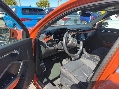 Used 2020 Audi Q3 2.0T Premium Plus w/ Premium Plus Package image 2