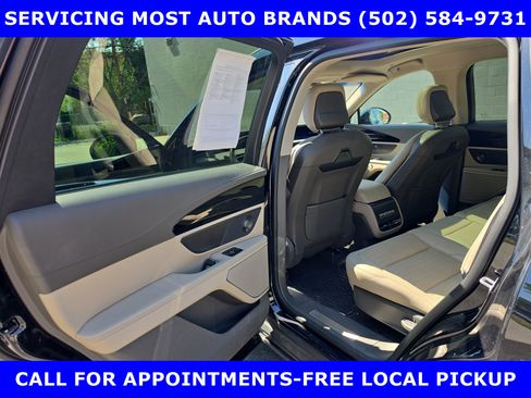 Used 2024 Lincoln Nautilus Reserve w/ Equipment Group 202A AWD/4WD image 12