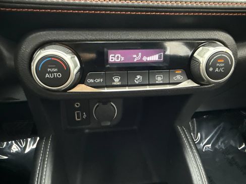 Used 2018 Nissan Kicks SR FWD image 28