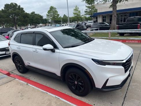 Used 2025 Honda CR-V EX image 3