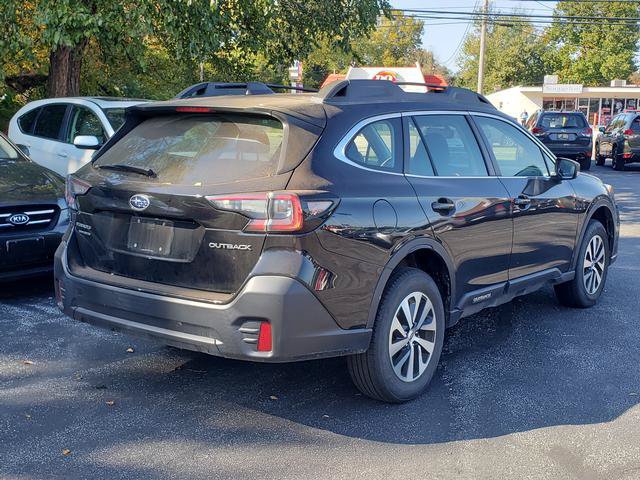 Used 2022 Subaru Outback AWD/4WD image 3