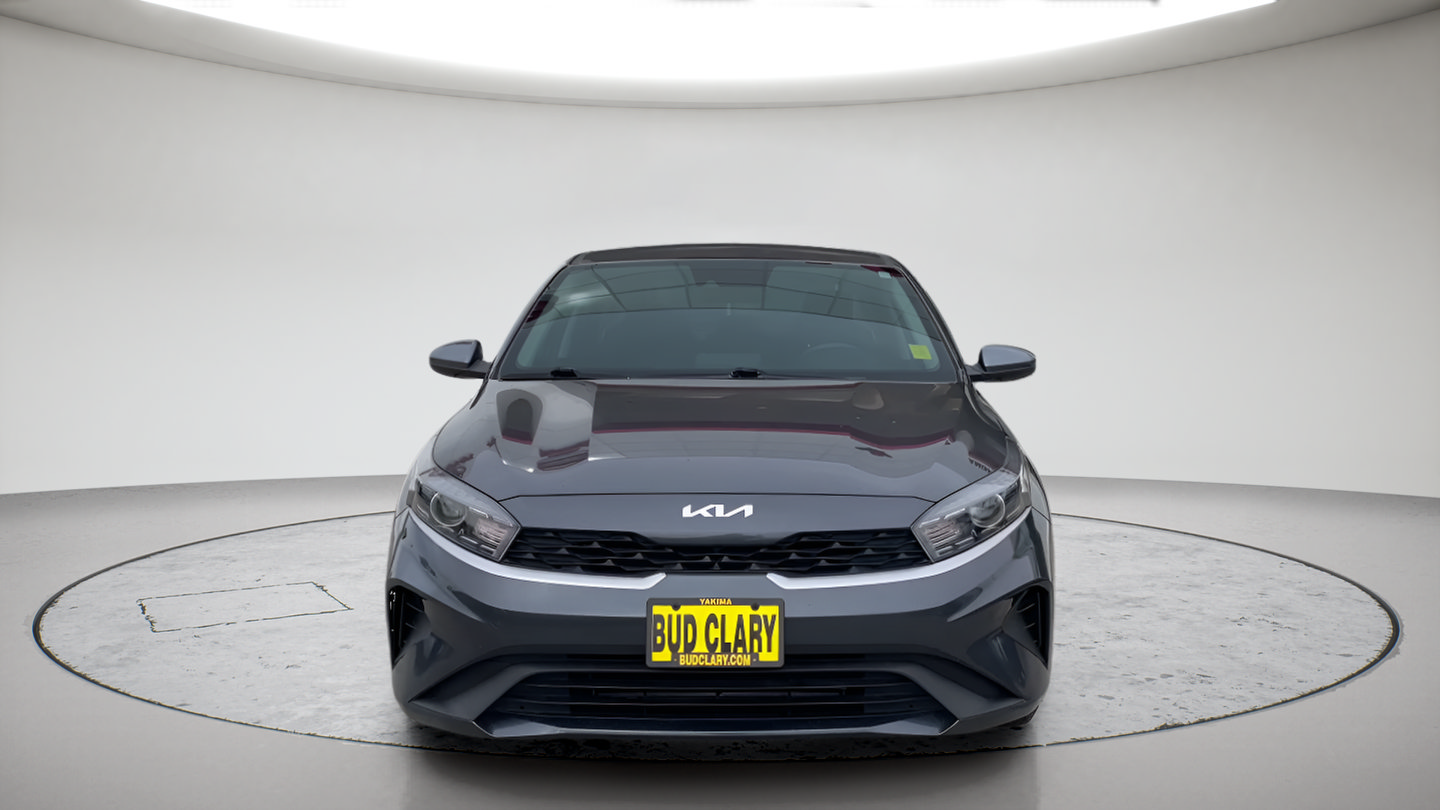 Used 2022 Kia Forte LXS FWD image 2