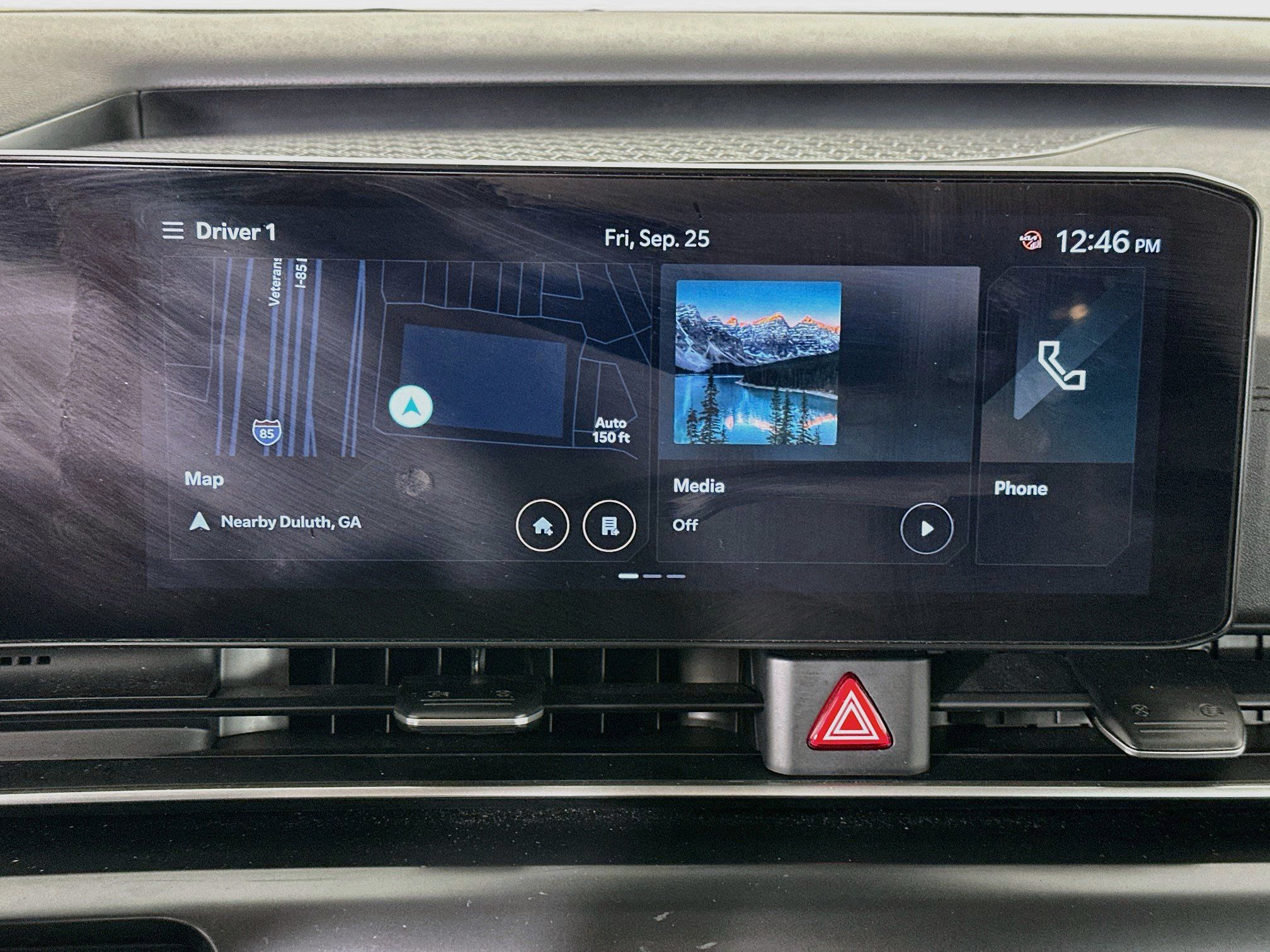 Used 2025 Kia Carnival FWD image 19