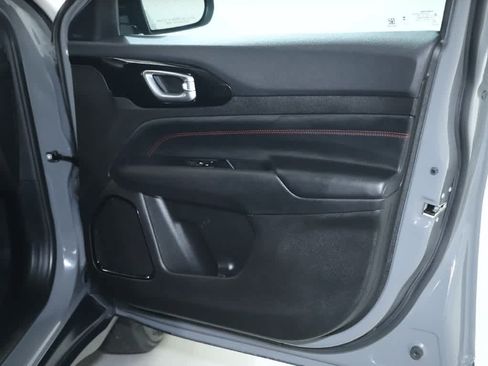 Used 2023 Jeep Compass Trailhawk w/ Trailhawk Convenience Group AWD/4WD image 40