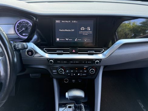 Used 2022 Kia Niro LXS FWD image 27