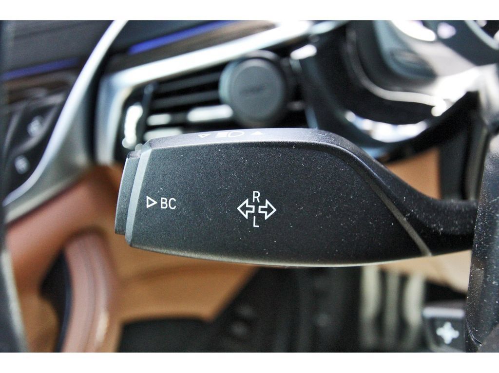 Used 2018 BMW 540i RWD image 9
