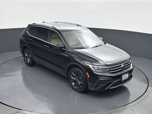 Used 2022 Volkswagen Tiguan SE image 15