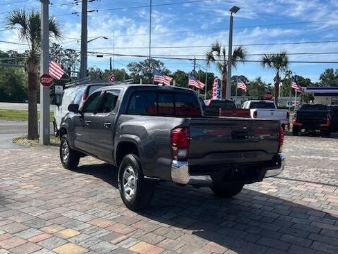 Used 2021 Toyota Tacoma SR5 RWD image 18