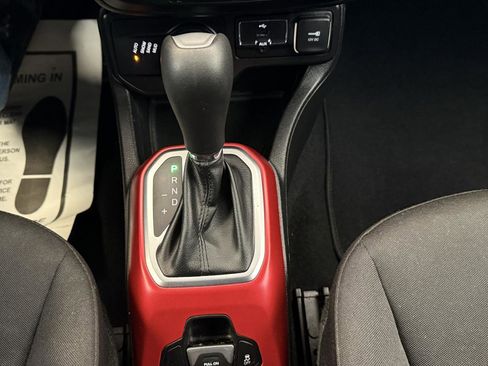 Used 2019 Jeep Renegade Sport image 11