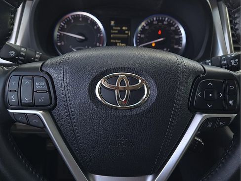 Used 2019 Toyota Highlander Limited image 20