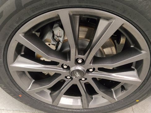 Used 2018 Ford Explorer XLT w/ Equipment Group 202A image 31