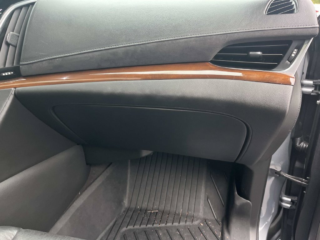 Used 2020 Cadillac Escalade ESV Premium Luxury w/ Escalade Sport Edition AWD/4WD image 31