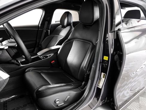 Used 2023 Lucid Air Touring image 34