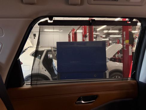 Used 2024 Nissan Pathfinder Platinum image 43