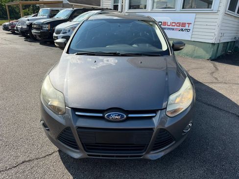Used 2014 Ford Focus SE w/ Equipment Group 201A FWD image 4