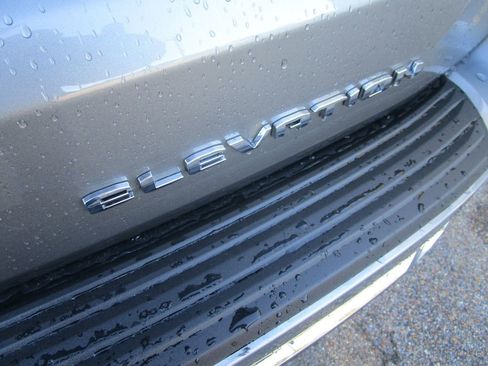 New 2026 GMC Yukon XL Elevation w/ Elevation Premium Package image 12