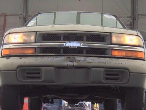 Used 2000 Chevrolet S10 Pickup LS w/ Preferred Equipment Group RWD image 4