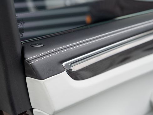 New 2026 Porsche Macan GTS image 17