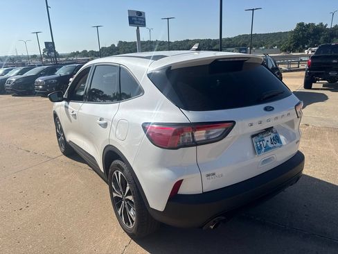 Used 2021 Ford Escape SE w/ SE Sport Appearance Package FWD image 5