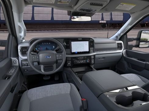 New 2026 Ford F250 4x4 Crew Cab Super Duty image 9