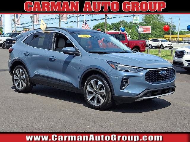 Certified 2023 Ford Escape Platinum AWD/4WD image 1