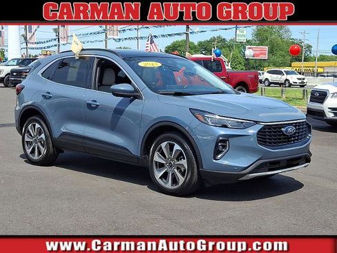 Certified 2023 Ford Escape Platinum AWD/4WD image 1