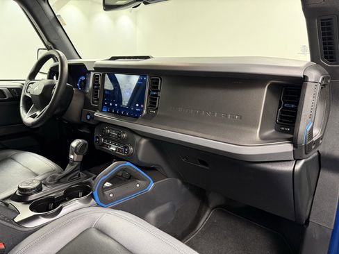 Used 2024 Ford Bronco Black Diamond image 32