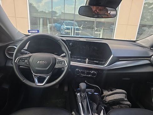 Used 2025 Chevrolet Trax ACTIV w/ Driver Confidence Package FWD image 10
