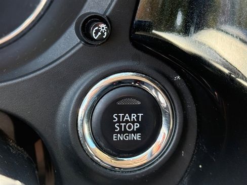 Used 2020 Mitsubishi Outlander FWD image 31