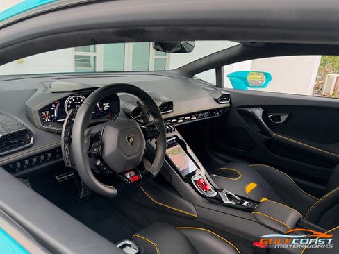 Used 2021 Lamborghini Huracan EVO RWD image 2