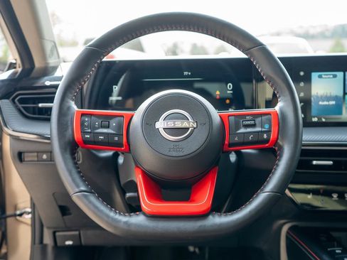 Used 2025 Nissan Kicks SR w/ SR Premium Package AWD/4WD image 15