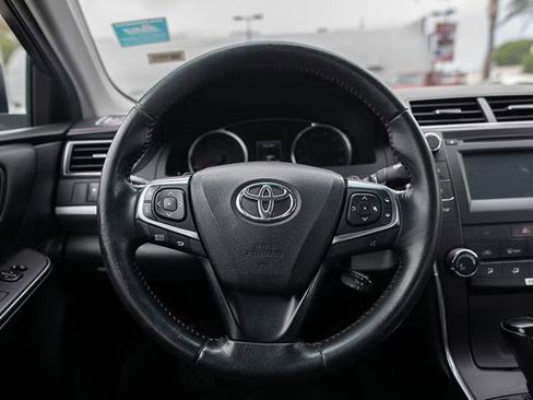 Used 2016 Toyota Camry SE image 10