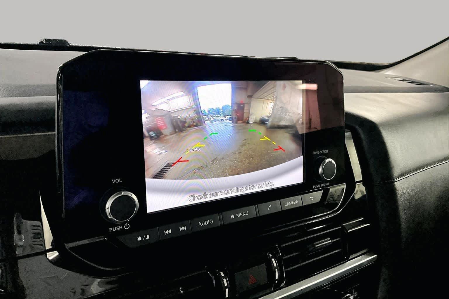 Used 2025 Nissan Pathfinder SV AWD/4WD image 27