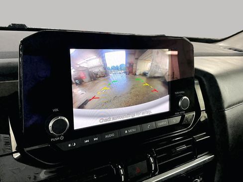 Used 2025 Nissan Pathfinder SV AWD/4WD image 27