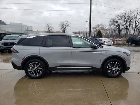 New 2026 Lincoln Nautilus Premier image 11