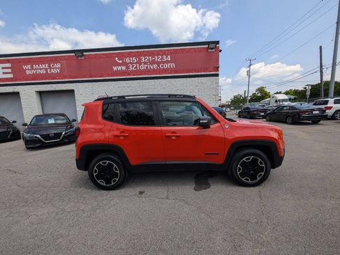Used 2016 Jeep Renegade Trailhawk w/ Premium Trailhawk Package AWD/4WD image 5