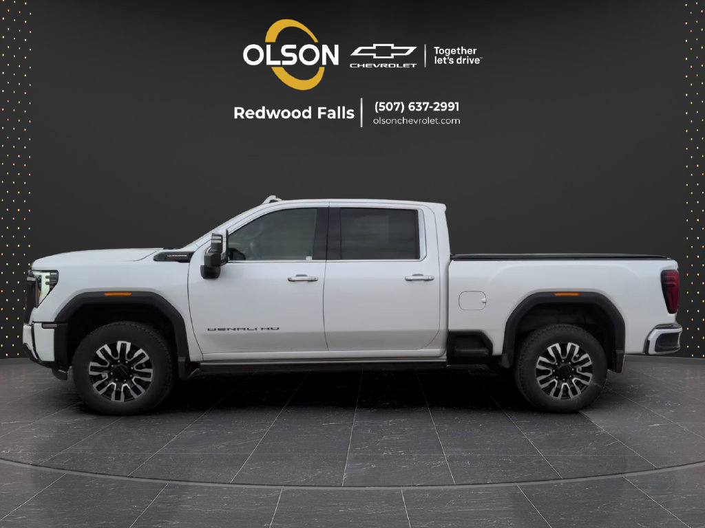 Used 2024 GMC Sierra 3500 Denali Ultimate AWD/4WD image 2