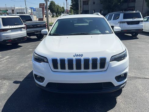 Used 2019 Jeep Cherokee Latitude Plus w/ Cold Weather Group AWD/4WD image 2
