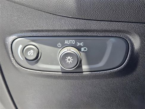 Used 2019 Chevrolet Equinox LT FWD image 20