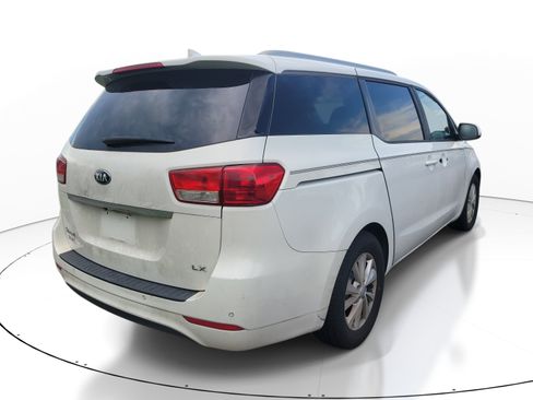 Used 2016 Kia Sedona LX w/ LX Convenience Package FWD image 4