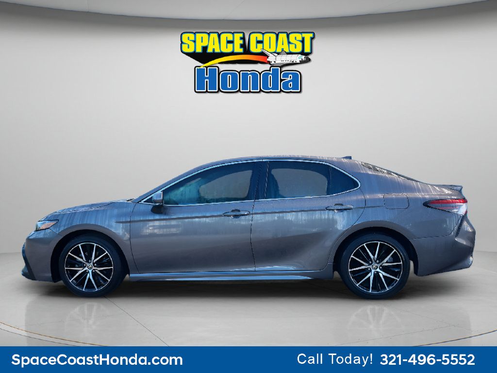 Used 2024 Toyota Camry SE w/ Convenience Package FWD image 6