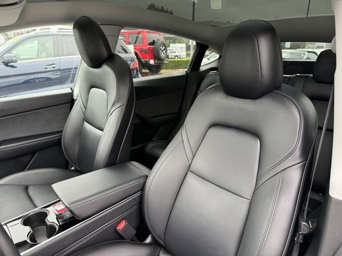 Used 2021 Tesla Model Y Long Range image 11