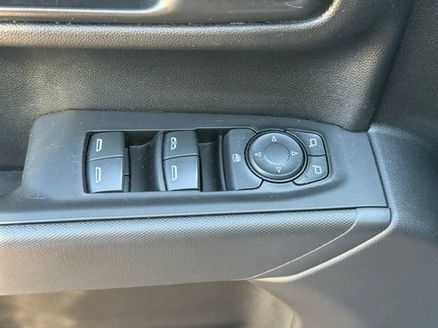 Used 2021 Chevrolet Silverado 1500 Custom Trail Boss AWD/4WD image 14