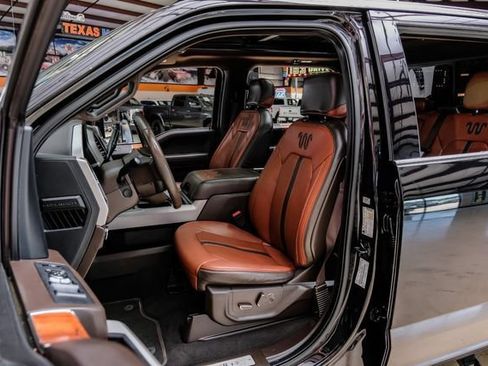 Used 2019 Ford F350 King Ranch w/ King Ranch Ultimate Package AWD/4WD image 31