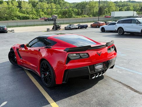 Used 2015 Chevrolet Corvette Z06 w/ 3LZ Preferred Equipment Group RWD image 5