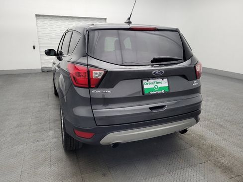 Used 2019 Ford Escape SE image 6